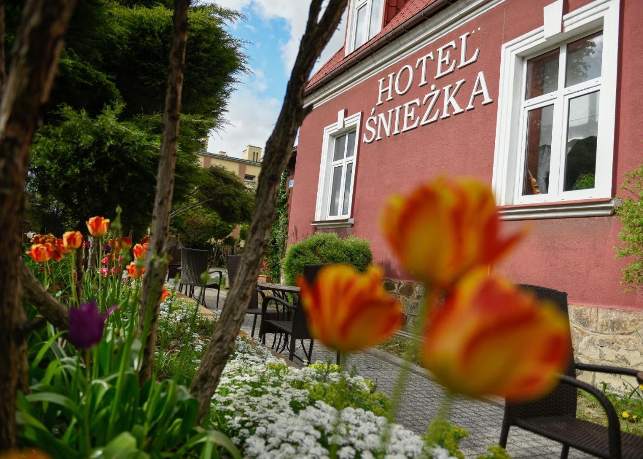 Sniezka Otel Krosno Dış mekan fotoğraf